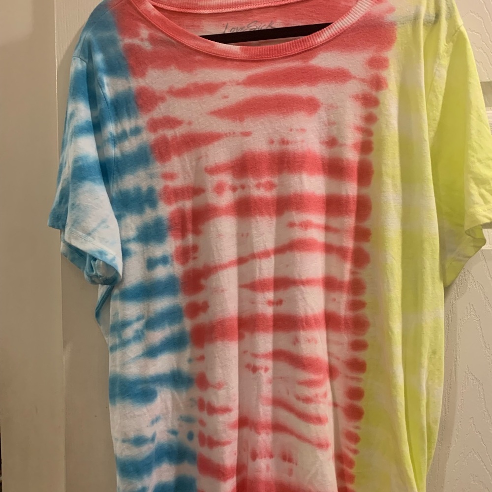 Torrid NWT Love Sick Tie Dye super soft shirt Size 3